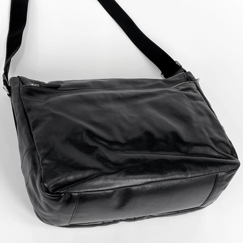 Prada Logo Shoulder Bag Leather Nero
