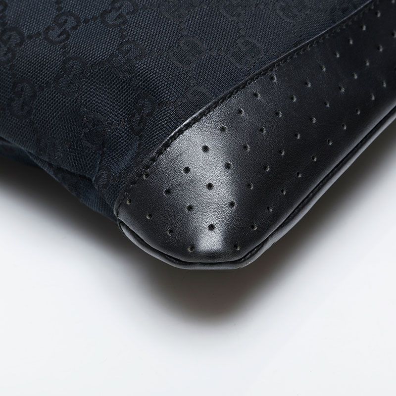 Gucci Shoulder Bag GG Canvas