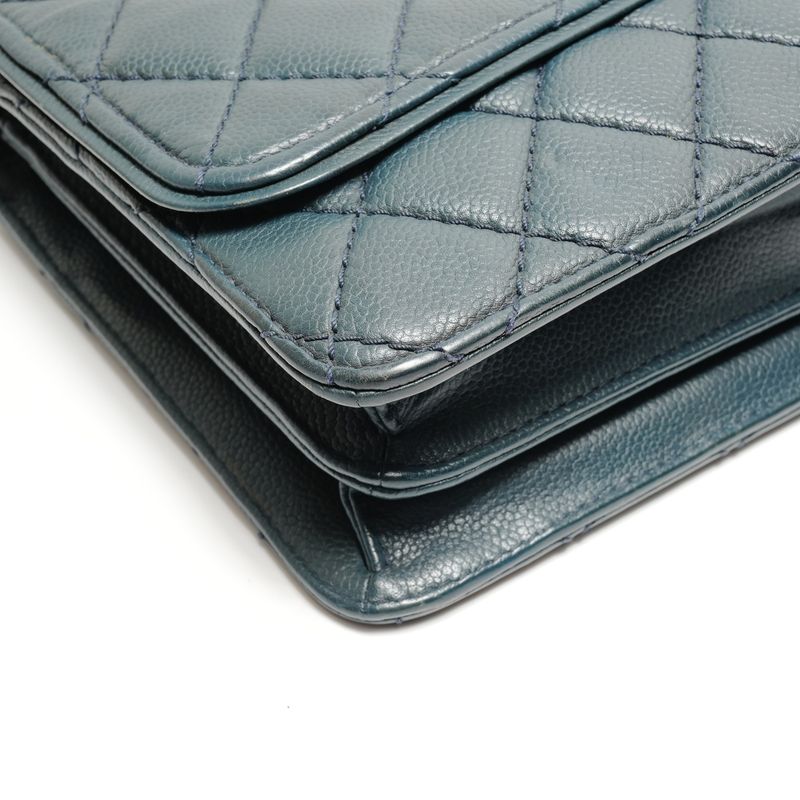 Chanel Shoulder Bag No 19 Caviar Quilted