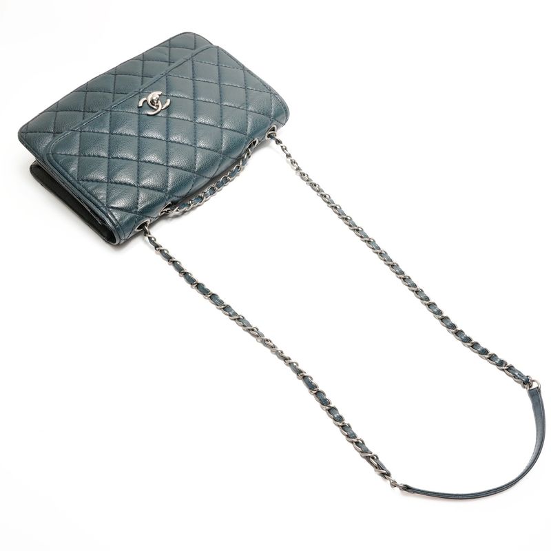 Chanel Shoulder Bag No 19 Caviar Quilted