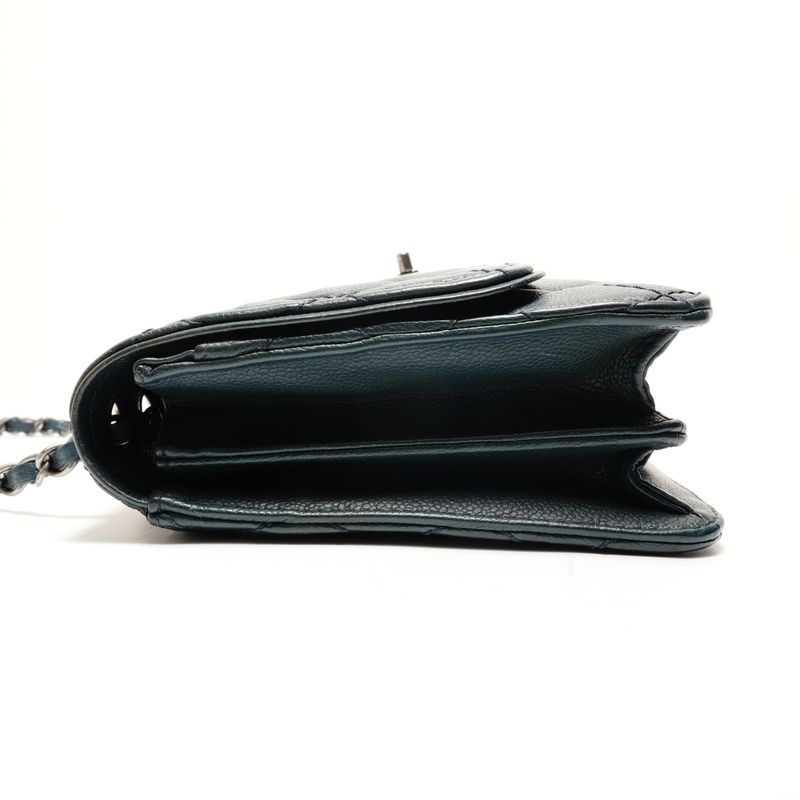 Chanel Shoulder Bag No 19 Caviar Quilted
