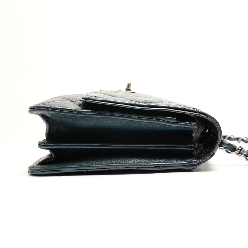 Chanel Shoulder Bag No 19 Caviar Quilted