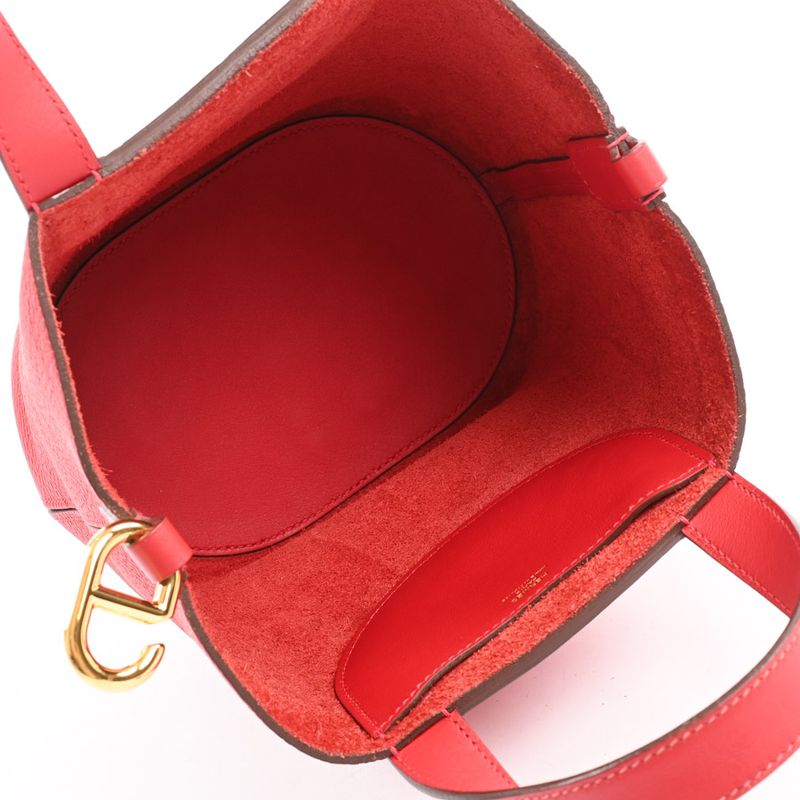 Hermes Handbag in the Loop 18