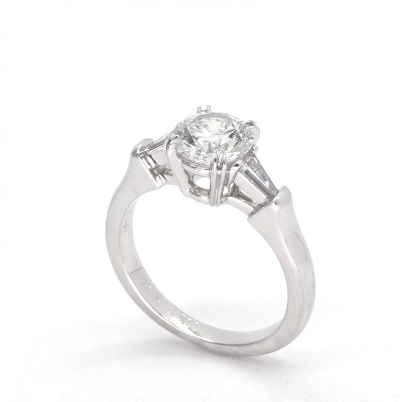 Harry Winston Round Cut Classic Ring Engagement