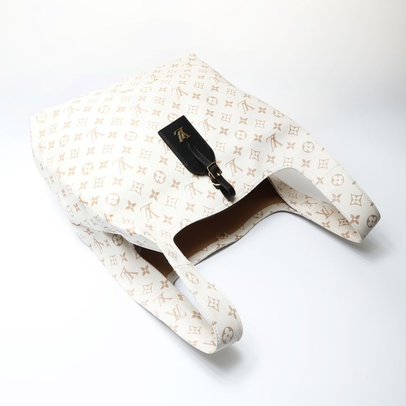 Louis Vuitton Handbag Monogram Atlantis GM