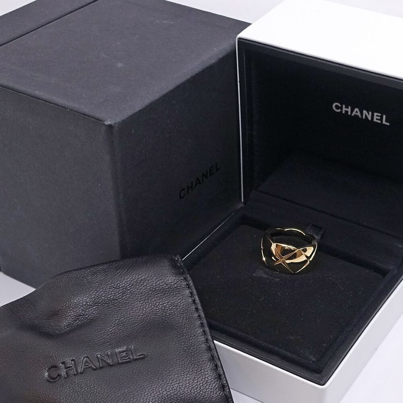 Chanel 18K Yellow Gold Coco Crush Ring Large Model