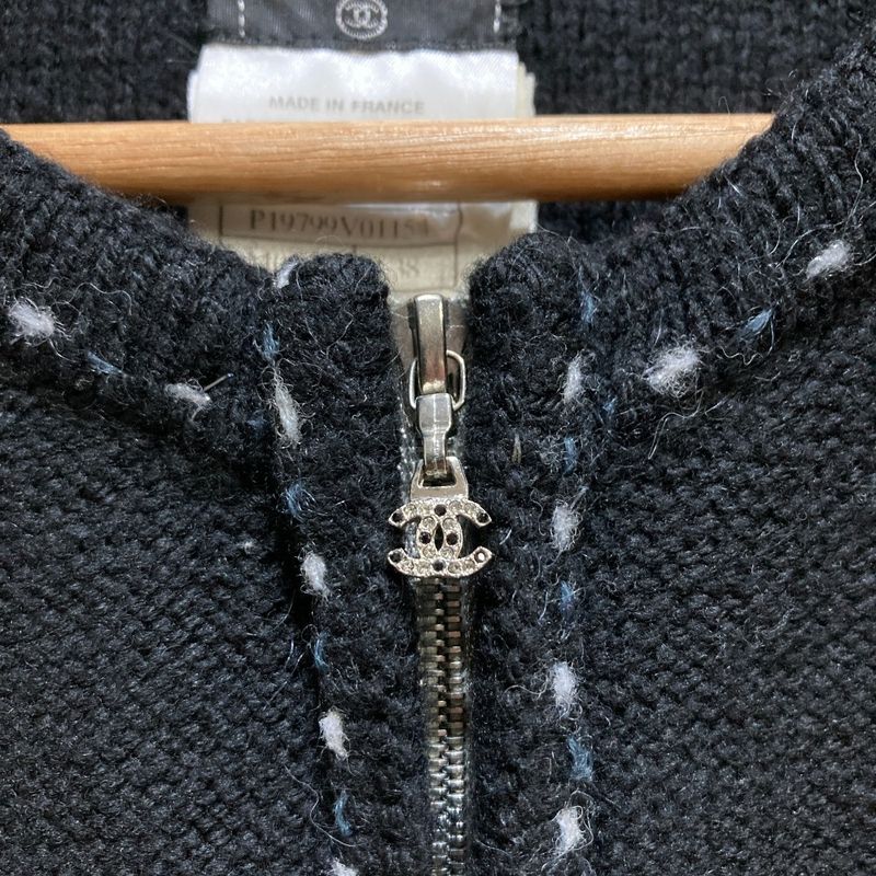 Chanel CC Logo Cashmere Blend Zip Knit Cardigan 38 Black