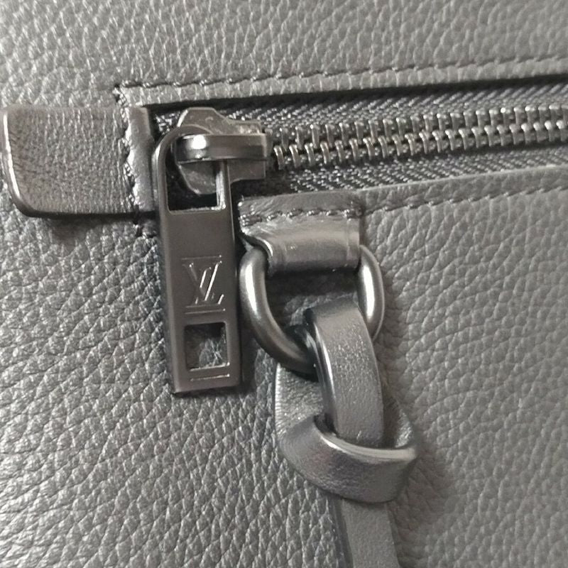 Louis Vuitton Aerogram Pochette Ipad Clutch