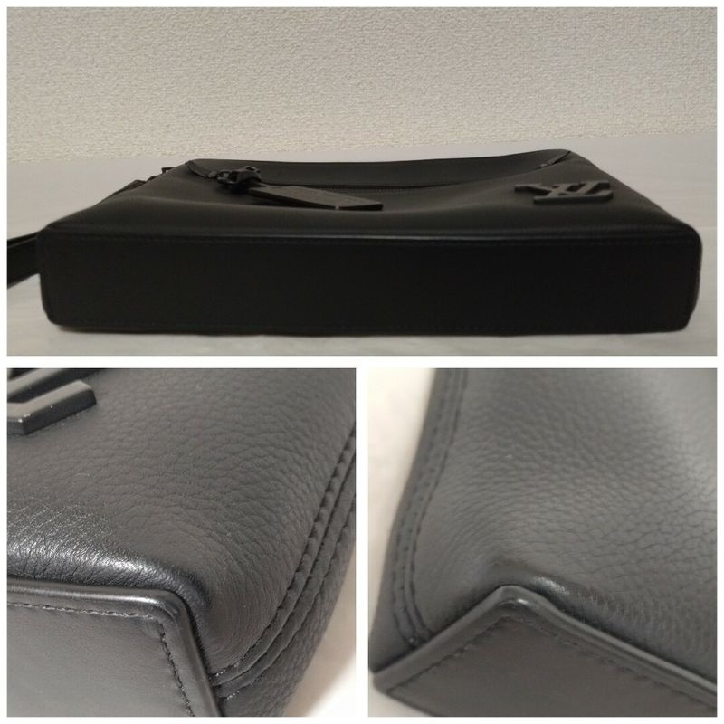 Louis Vuitton Aerogram Pochette Ipad Clutch