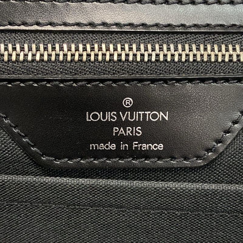 Louis Vuitton Shoulder Bag Taiga Ardoise Leather