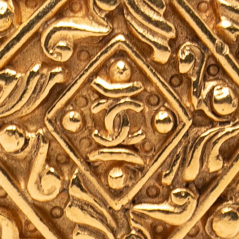 Chanel CC Logo Diamond Gold Plated