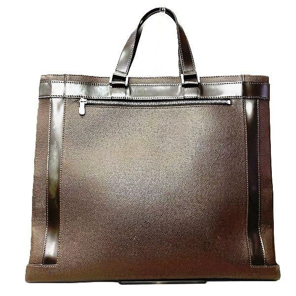 Louis Vuitton Taiga Kasbek GM Tote