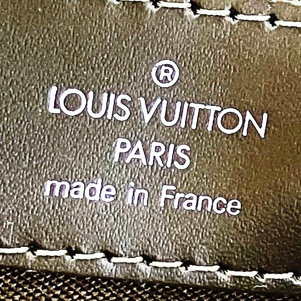 Louis Vuitton Taiga Kasbek GM Tote
