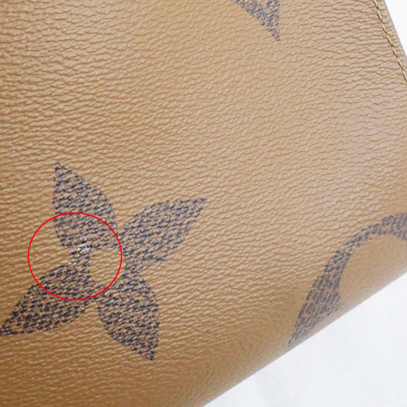 Louis Vuitton Monogram Giant on the Go MM Tote