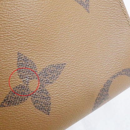 Louis Vuitton Monogram Giant on the Go MM Tote