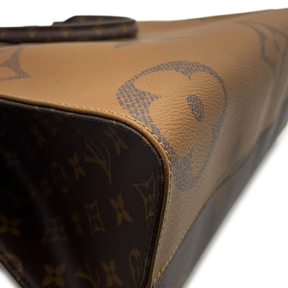 Louis Vuitton Tote Monogram Reverse Giant on the Go MM 2-Way
