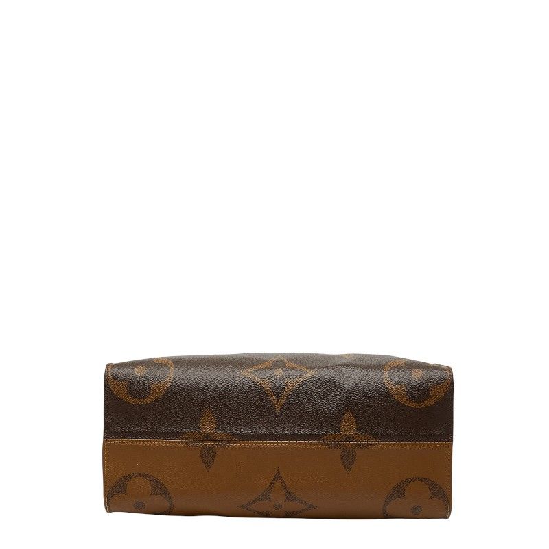 Louis Vuitton Monogram Giant Reverse on the Go MM Shoulder Bag