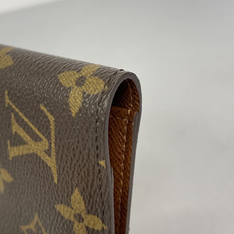 Louis Vuitton Passport Case Monogram Couverture Brown