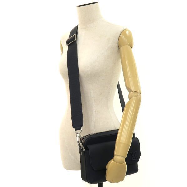 Louis Vuitton Fastline Leather