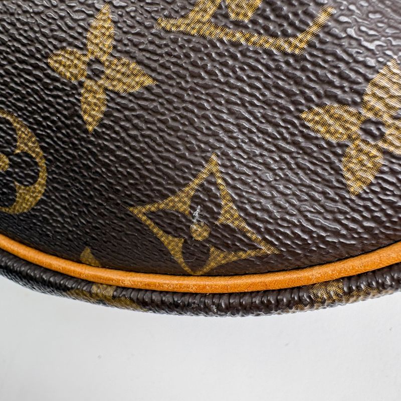 Louis Vuitton Saumur 35 Crossbody Shoulder Bag Monogram Brown