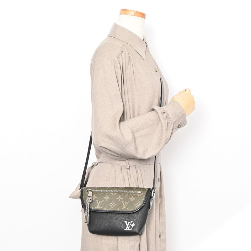 Louis Vuitton Shoulder Bag Pulse
