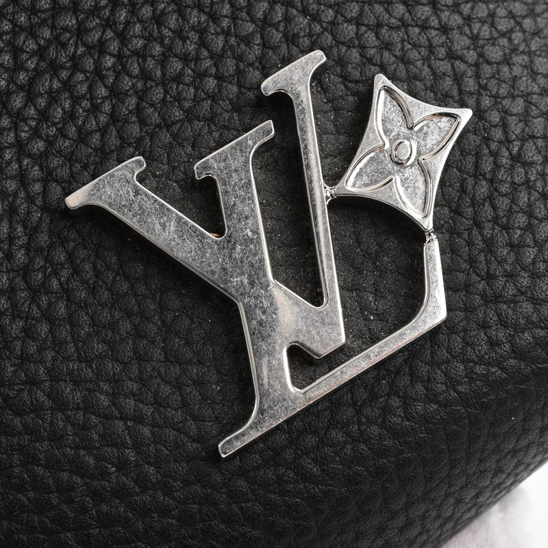 Louis Vuitton Shoulder Bag Pulse
