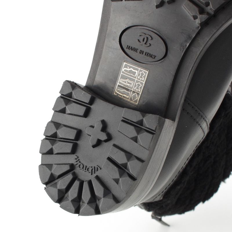 Chanel Leather CC Logo Boa Quilted Back Zip Boots Shoes Black 39