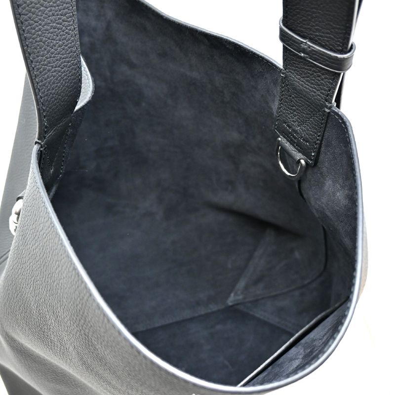 Louis Vuitton Tote Leather Black