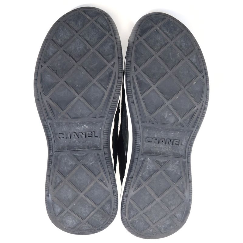 Chanel CC Logo Suede Sneakers Black