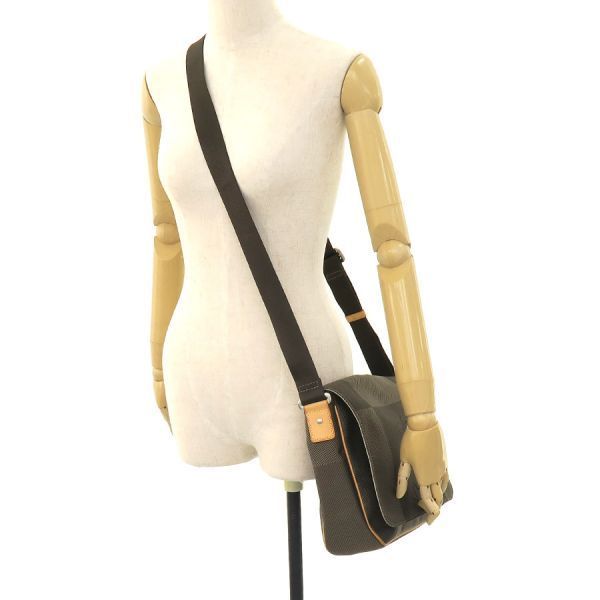 Louis Vuitton Damier Geant Petit Messager Shoulder Bag