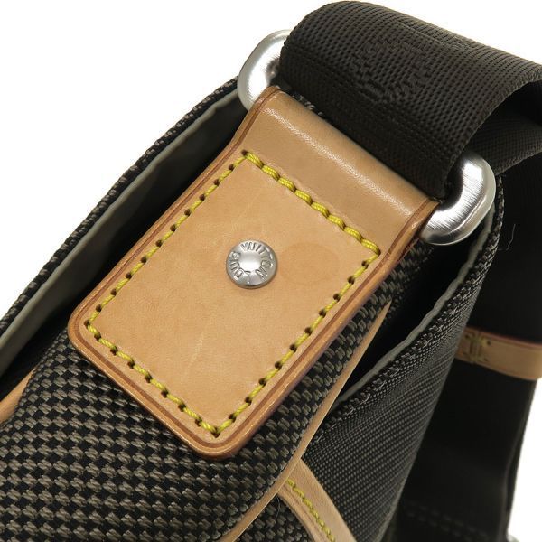 Louis Vuitton Damier Geant Petit Messager Shoulder Bag