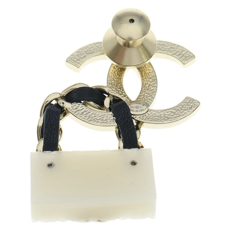 Chanel CC Logo Quilted Bag Brooch White Gold