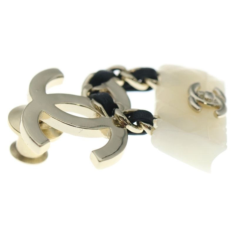 Chanel CC Logo Quilted Bag Brooch White Gold