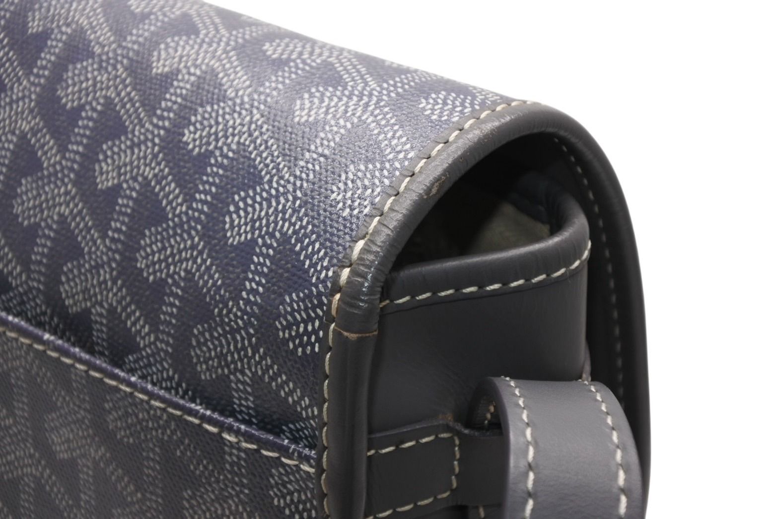 Goyard Belvedere MM Shoulder Bag Gray Leather Silver Herringbone Pattern — view 4
