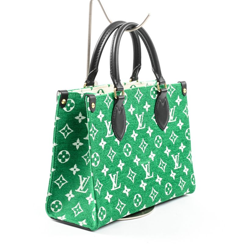Louis Vuitton Handbag on the Go PM