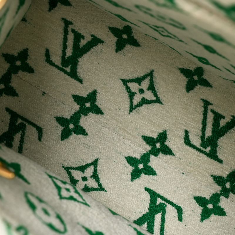 Louis Vuitton Handbag on the Go PM