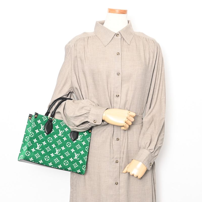 Louis Vuitton Handbag on the Go PM