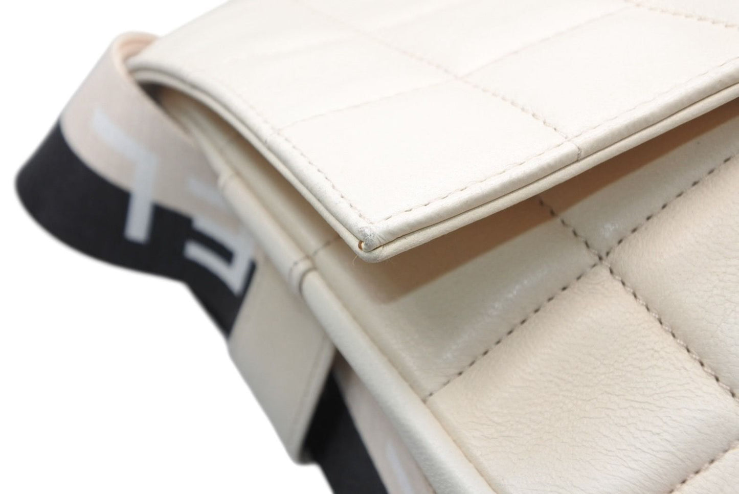 Chanel Choco Bar Shoulder Bag CC Logo Lambskin Quilted Ivory Gold — view 7