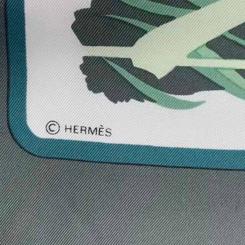 Hermes Scarf Carre 90 Cols Verts Silk Green