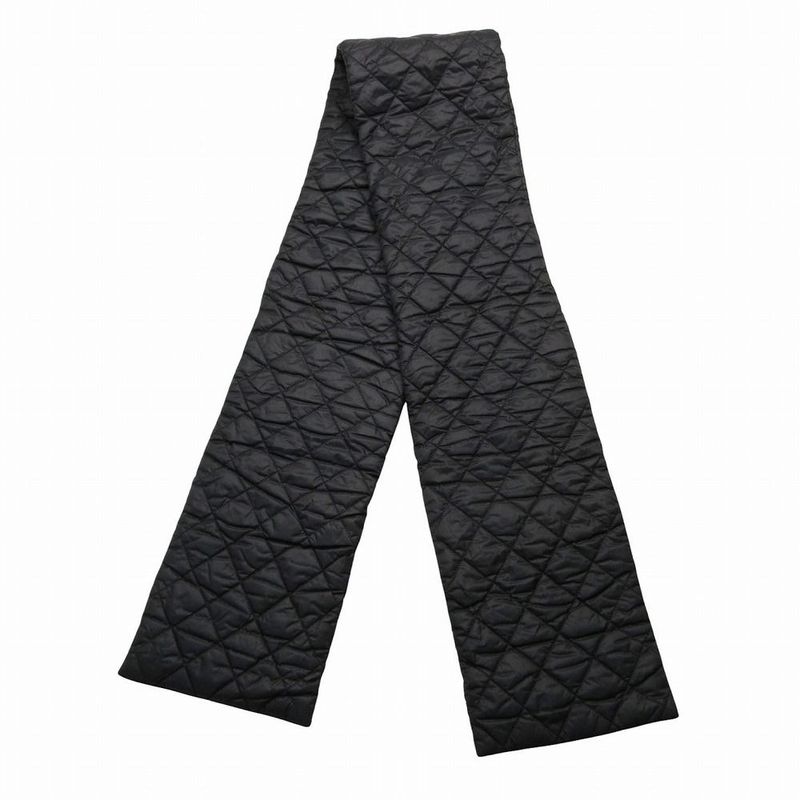 Chanel CC Logo Quilted Patted Scarf Black