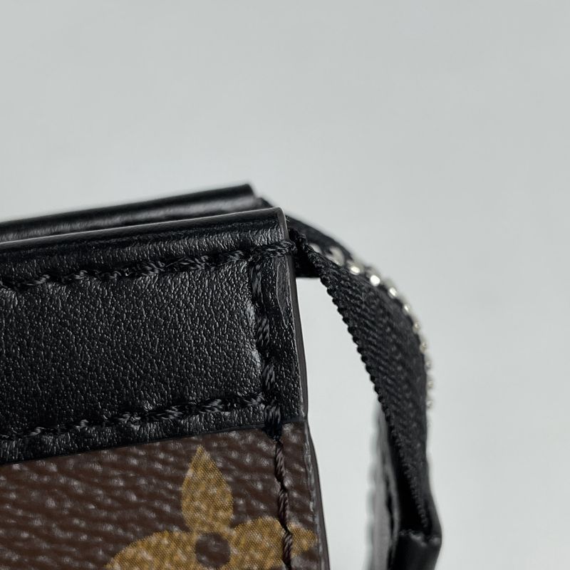 Louis Vuitton Gaston Wearable Wallet 2-Way Shoulder Bag Second Monogram