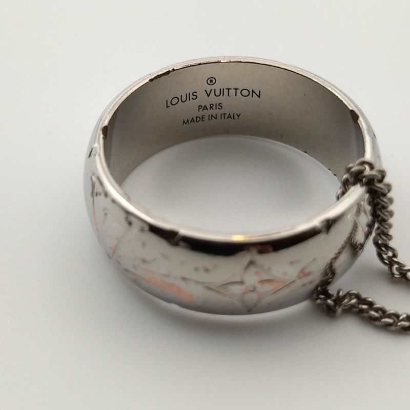 Louis Vuitton Monogram Ring Necklace Silver