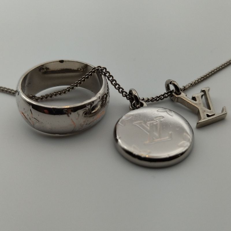 Louis Vuitton Monogram Ring Necklace Silver