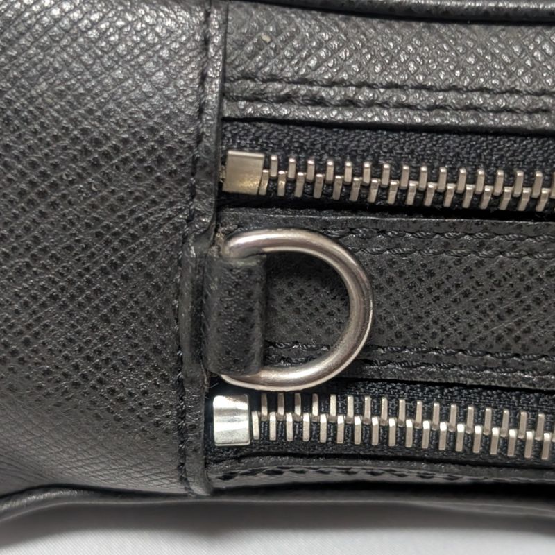 Louis Vuitton Pavel Taiga Ardoise Clutch