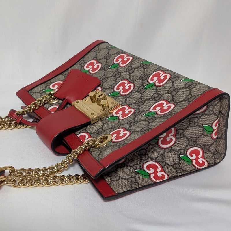 Gucci GG Supreme Apple Padlock Chain Shoulder Bag