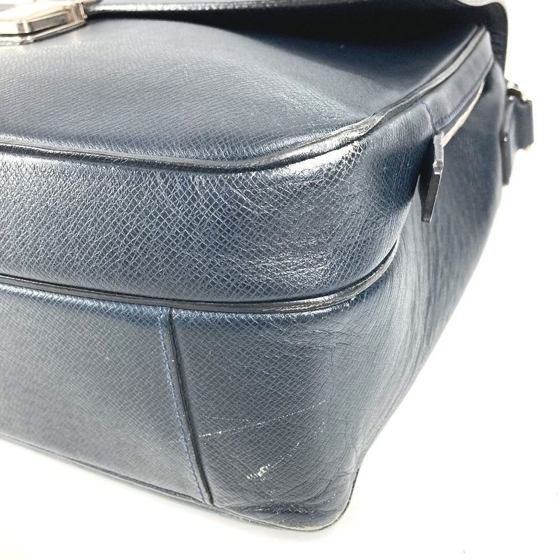 Louis Vuitton Business Bag Vasili GM Taiga Leather Bolt Navy Bol Navy