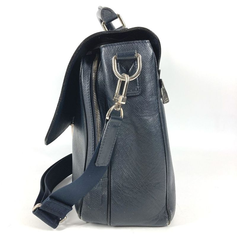 Louis Vuitton Business Bag Vasili GM Taiga Leather Bolt Navy Bol Navy