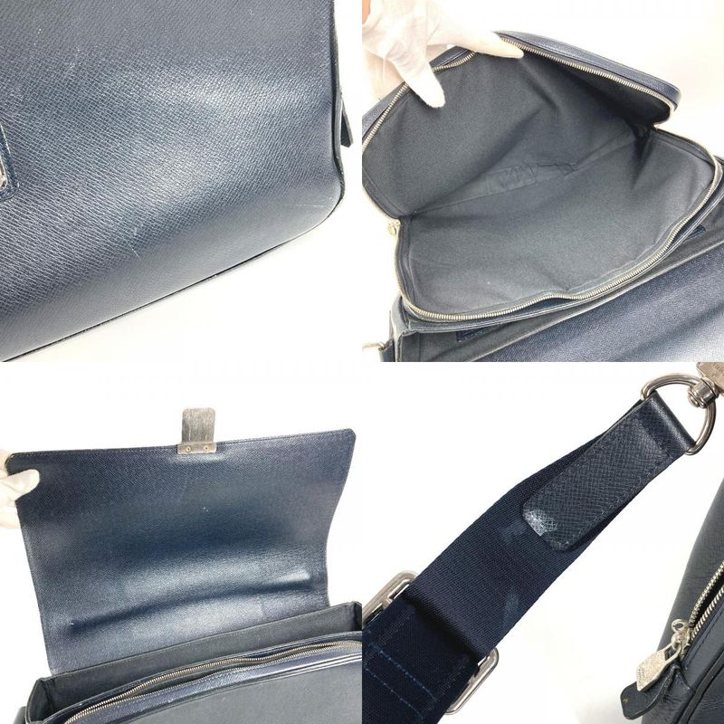 Louis Vuitton Business Bag Vasili GM Taiga Leather Bolt Navy Bol Navy
