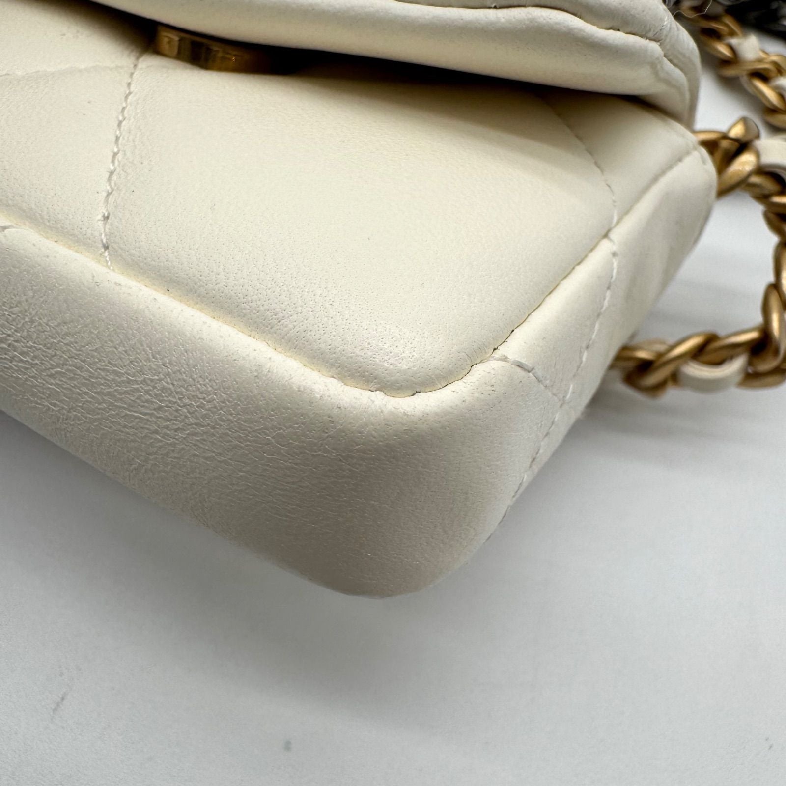 Chanel Shoulder Bag Chain Wallet Quilted CC Logo White with Shield Card — view 8