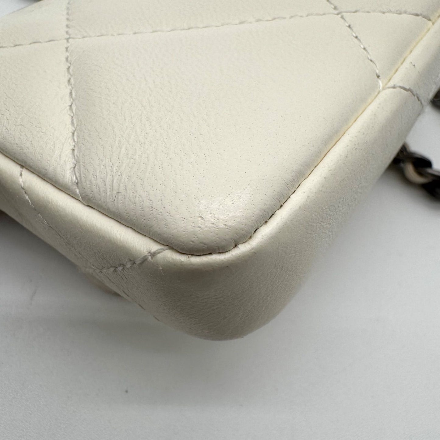 Chanel Shoulder Bag Chain Wallet Quilted CC Logo White with Shield Card — view 9
